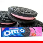 Oreo Strawberry Creme Chocolate Sandwich Cookies 100G