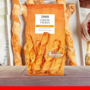 Tesco Cheese Twists Cheddar Cheese 125G